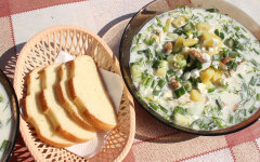 Гороховый суп с картофелем и копчеными ребрышками